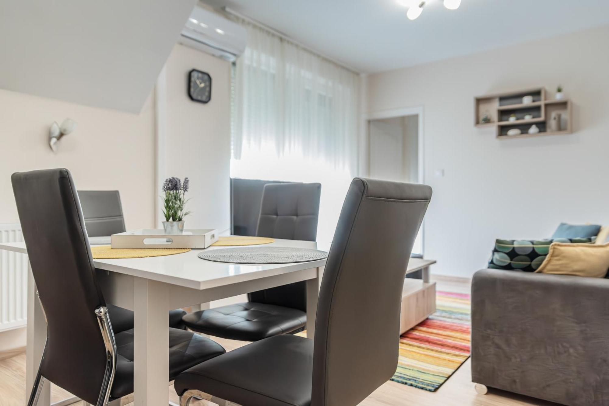Apartament Boglarka *